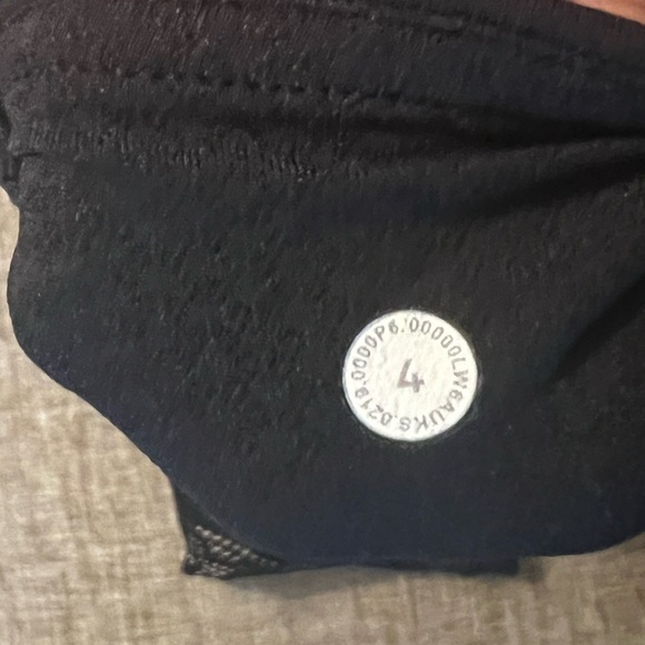 Lululemon Lace leg Leggings - Picture 10 of 10